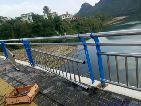 连云港不锈钢复合管护栏是一种卓越的防护材料